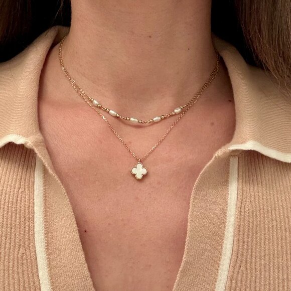 Van Cleef & Arpels Sweet Alhambra Mother of Pearl Pendant Necklace - Picture 10 of 10